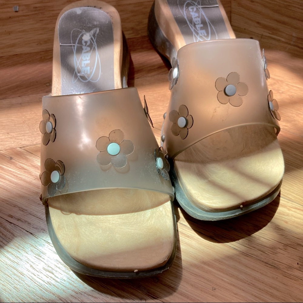 [sold via consignment] 90s platform jellies slide sandal w/ daisies 🦋🌼